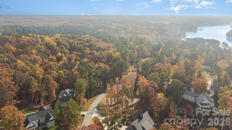 233 Greenbay Rd, Mooresville, NC 28117