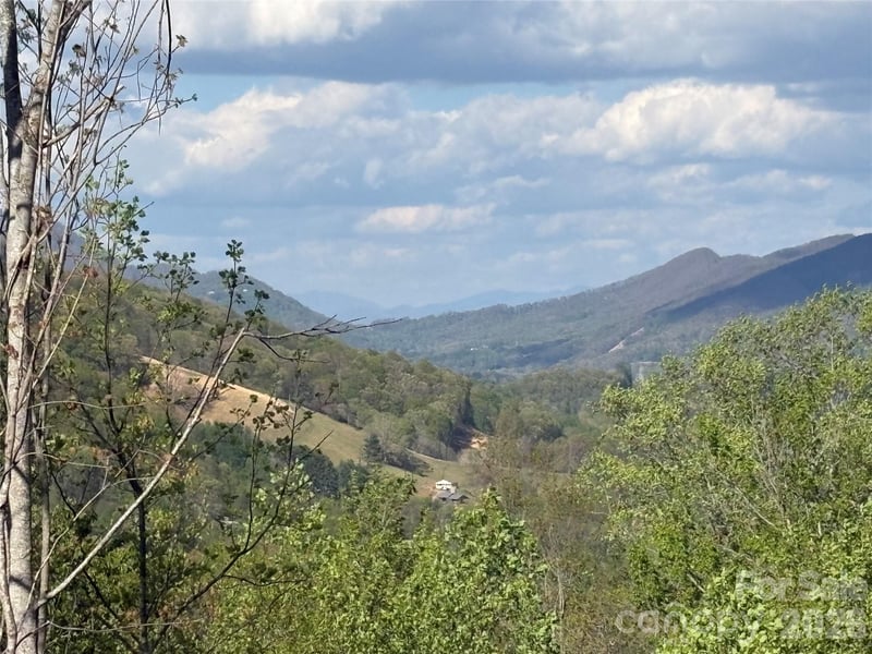 76 Busters Dr, Waynesville, NC 28786
