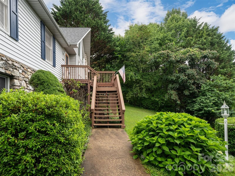 15 Tiffany Ln, Asheville, NC 28804