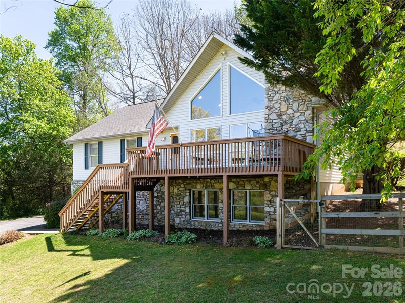 15 Tiffany Ln, Asheville, NC 28804