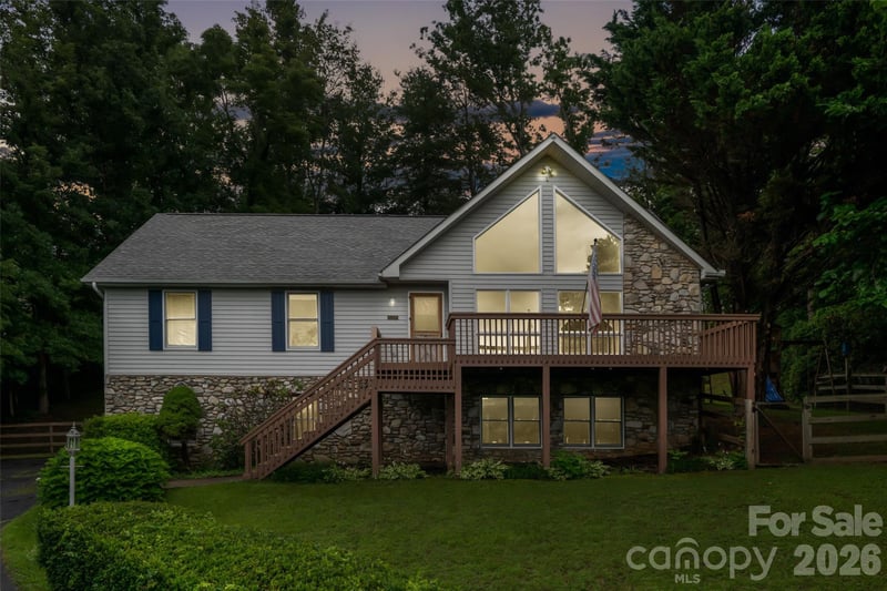 15 Tiffany Ln, Asheville, NC 28804