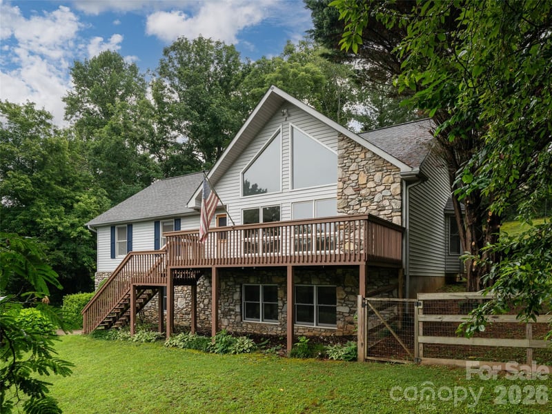 15 Tiffany Ln, Asheville, NC 28804