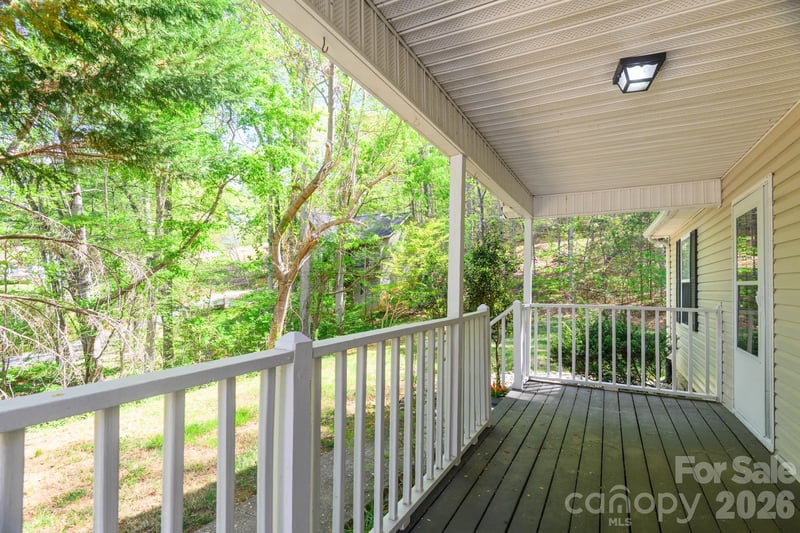 42 Bushwald Ln, Swannanoa, NC 28778