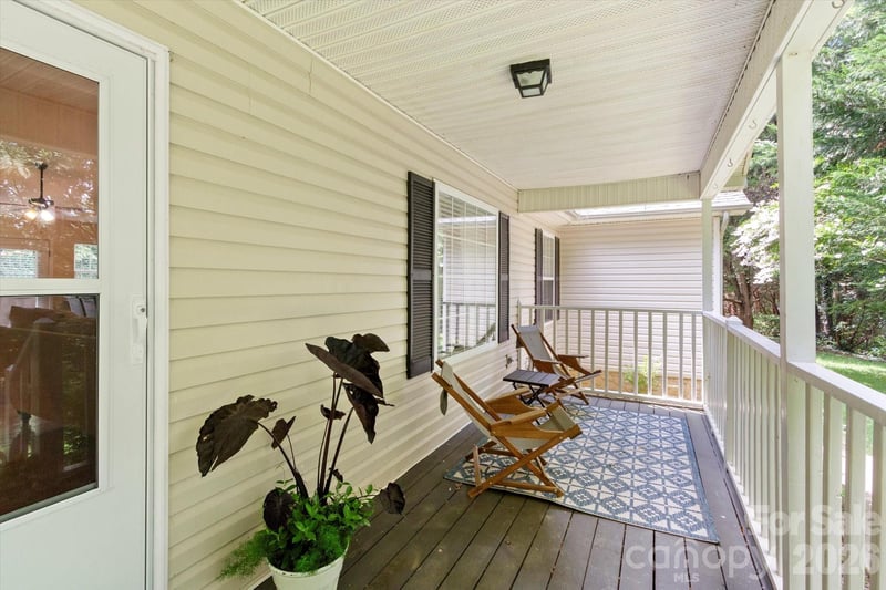 42 Bushwald Ln, Swannanoa, NC 28778