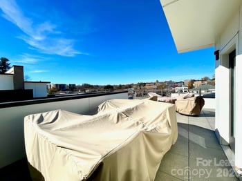 2 Bauhaus Ct, Asheville, NC 28801