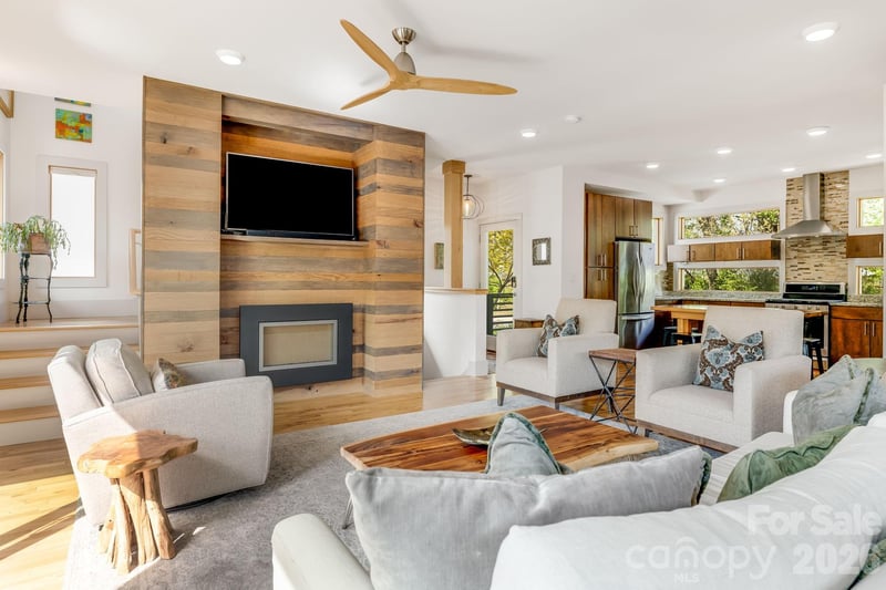 14 Sulphur Springs Rd, Asheville, NC 28806
