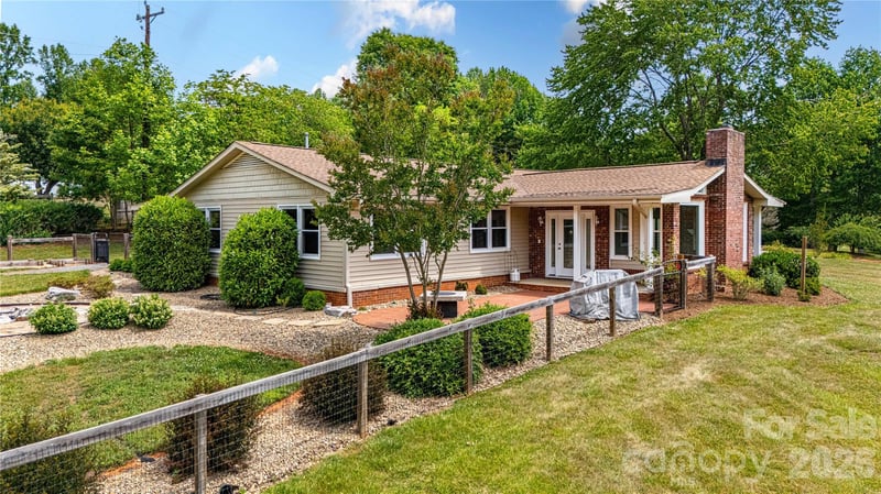 15 Bowman Ridge Rd #1, Hendersonville, NC 28739