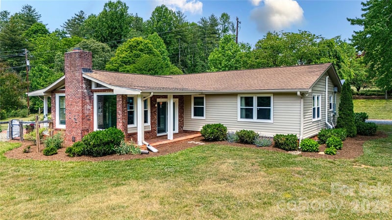 15 Bowman Ridge Rd #1, Hendersonville, NC 28739
