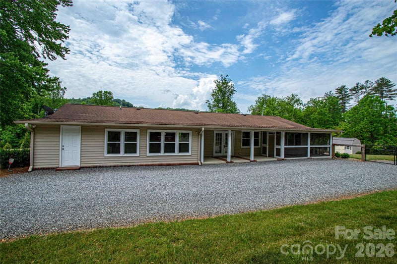 15 Bowman Ridge Rd #1, Hendersonville, NC 28739
