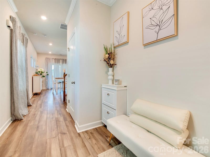 4009 Woodland View Dr, Charlotte, NC 28215