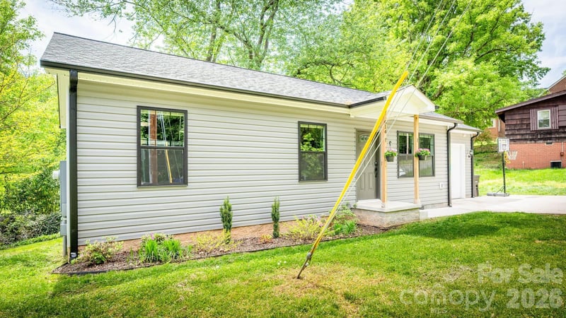 614 Front St, Statesville, NC 28677