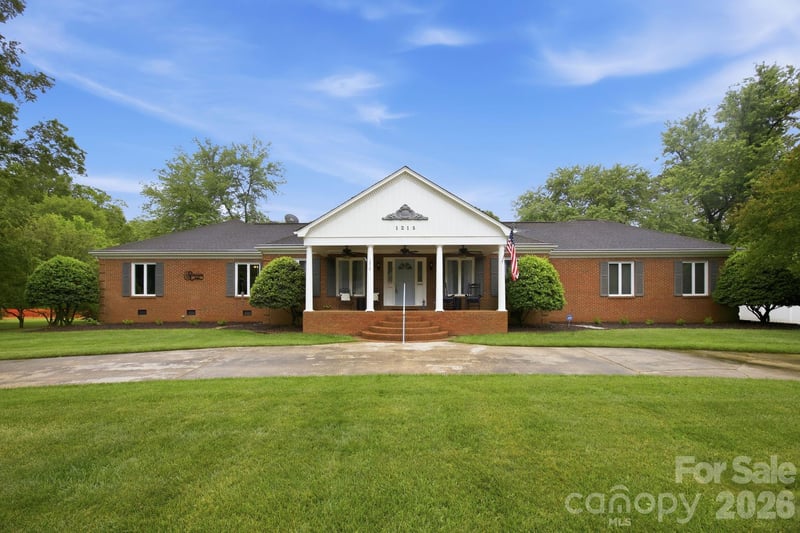 1215 Hillside Dr, Gastonia, NC 28052
