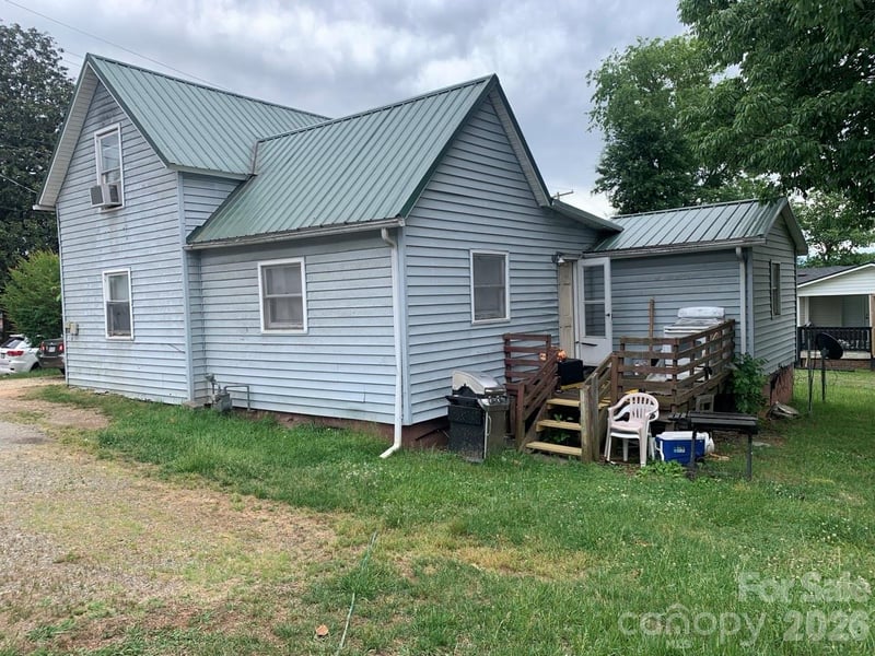 522 Concord St, Morganton, NC 28655