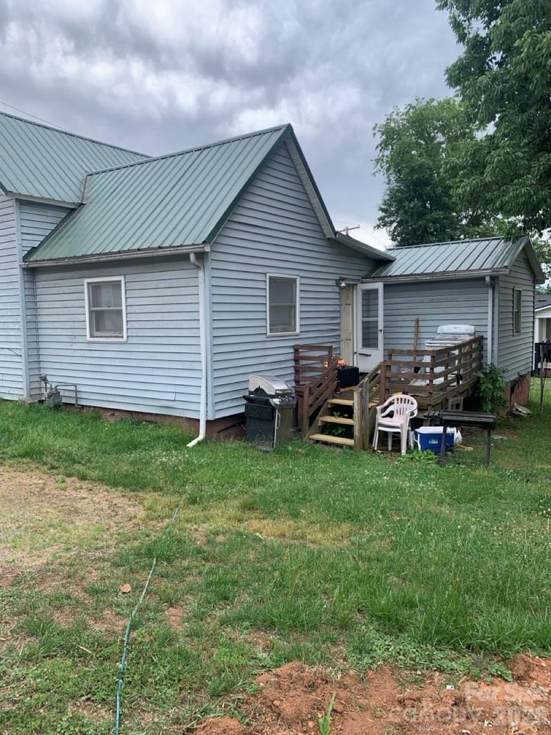 522 Concord St, Morganton, NC 28655