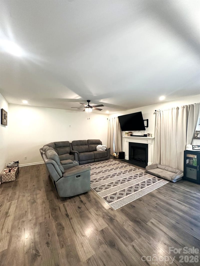 127 Buoy Ln, Statesville, NC 28677