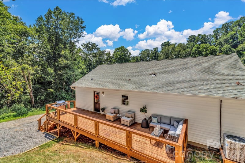 21 Carolinda Ln, Waynesville, NC 28786