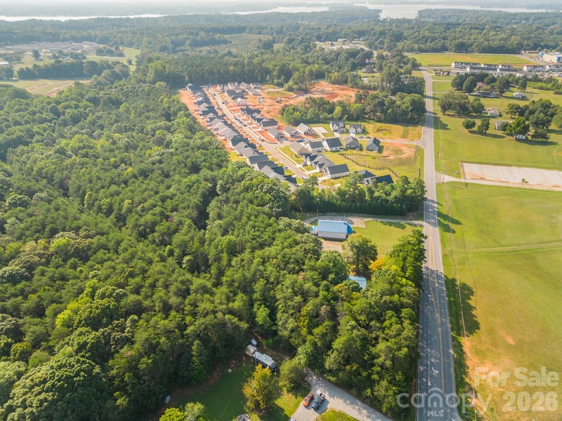 8137 Mcdonald Dr, Sherrills Ford, NC 28673