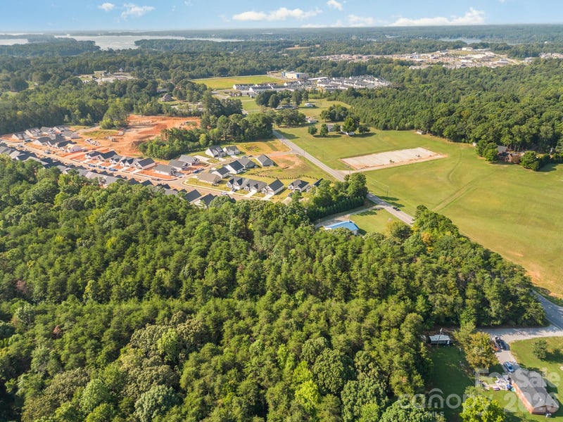 8137 Mcdonald Dr, Sherrills Ford, NC 28673