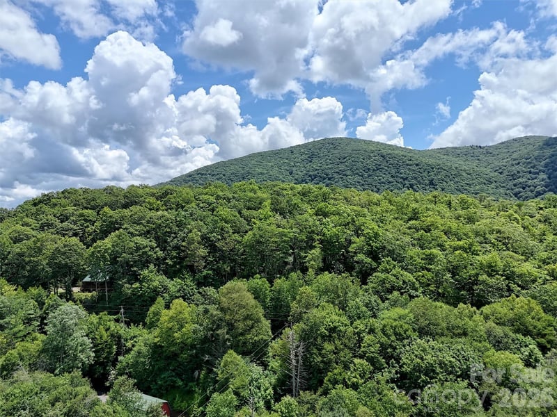 Yonder Trl, Maggie Valley, NC 28751