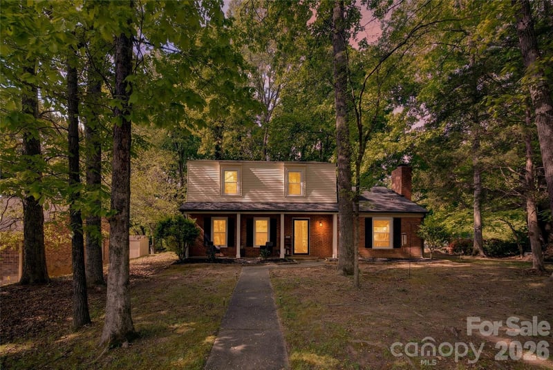 5200 Barrington Dr, Charlotte, NC 28215
