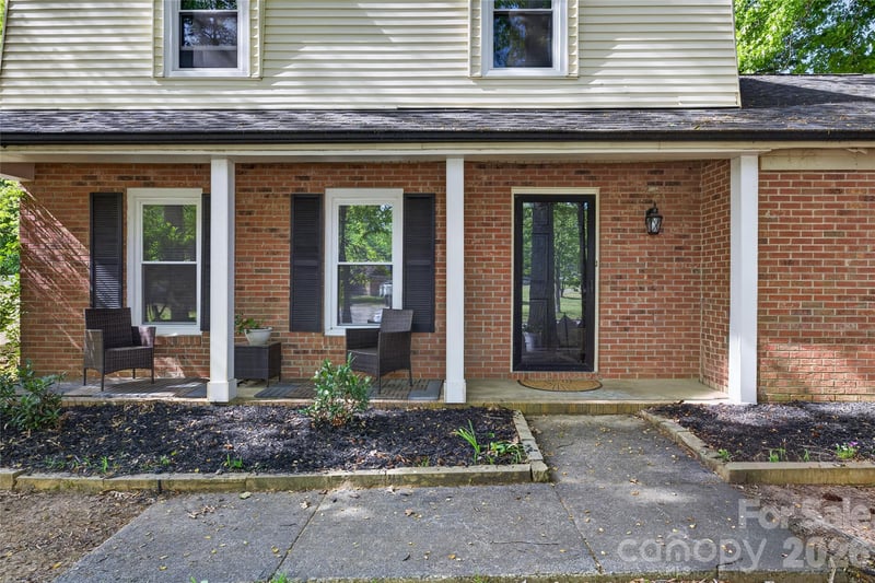 5200 Barrington Dr, Charlotte, NC 28215