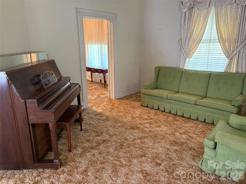114 Hampton St, Chester, SC 29706