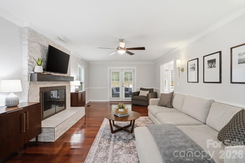 10646 Hall Dr, Charlotte, NC 28270