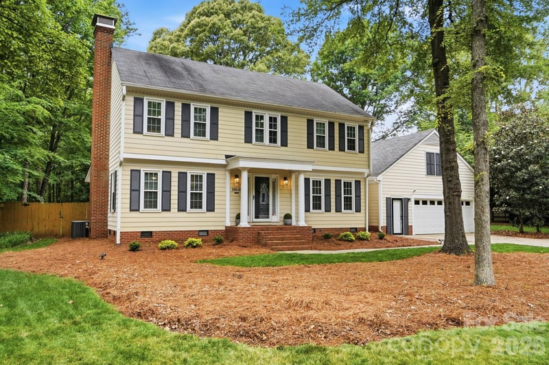 10646 Hall Dr, Charlotte, NC 28270