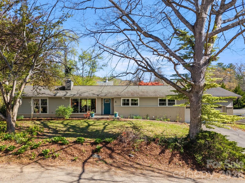 4 Austin Dr, Asheville, NC 28805