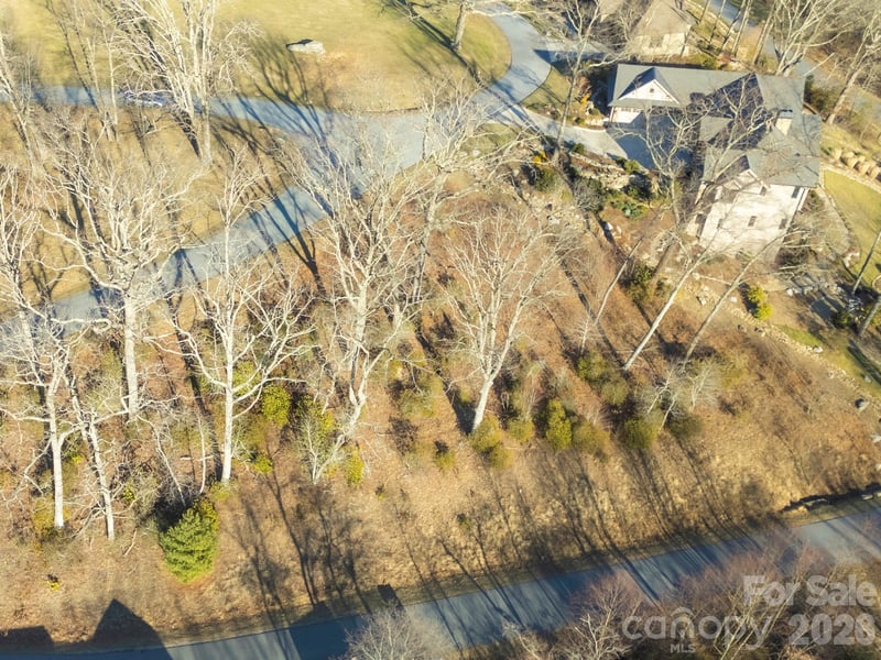 214 Summerset Dr, Hendersonville, NC 28792