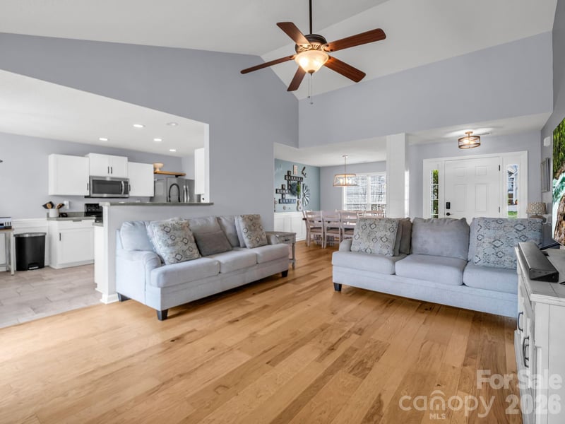 33 Lumber River Rd, Fletcher, NC 28732