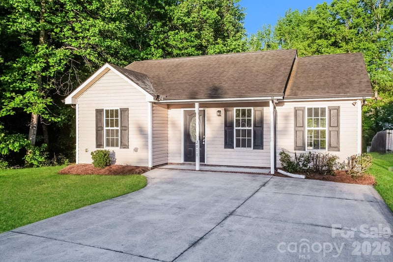 2011 Samantha Dr, Kannapolis, NC 28083