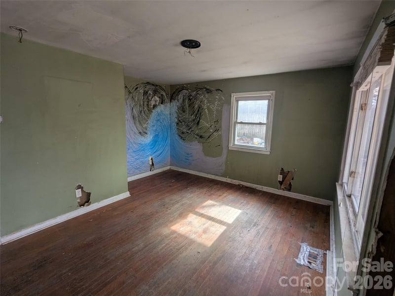 379 Oakview Park Rd, Asheville, NC 28803