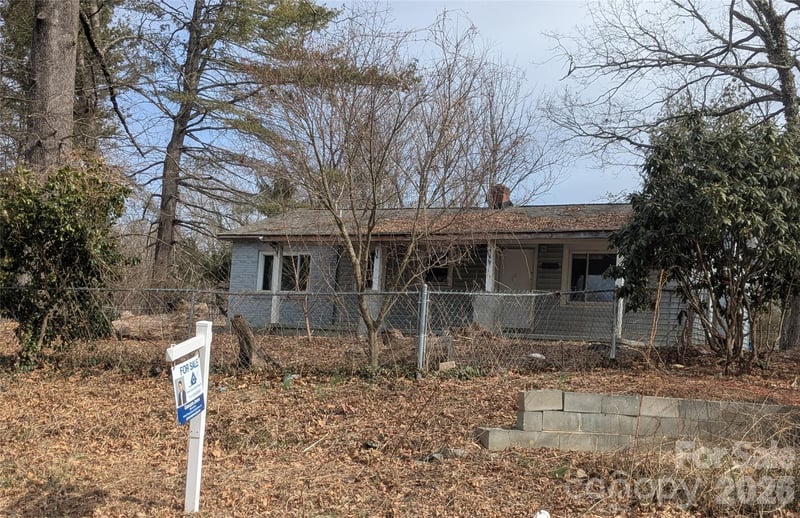 379 Oakview Park Rd, Asheville, NC 28803