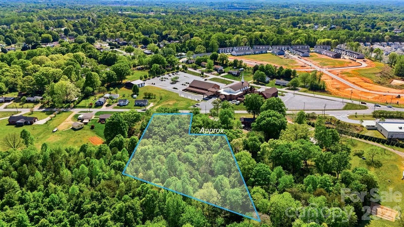 1721 Kool Park Rd, Hickory, NC 28601