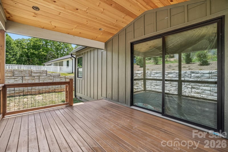 32 South View Dr, Burnsville, NC 28714
