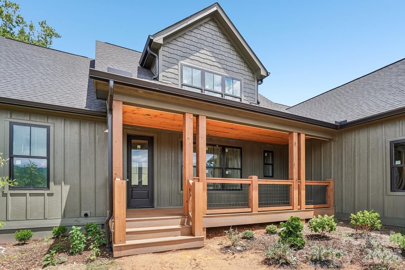 32 South View Dr, Burnsville, NC 28714