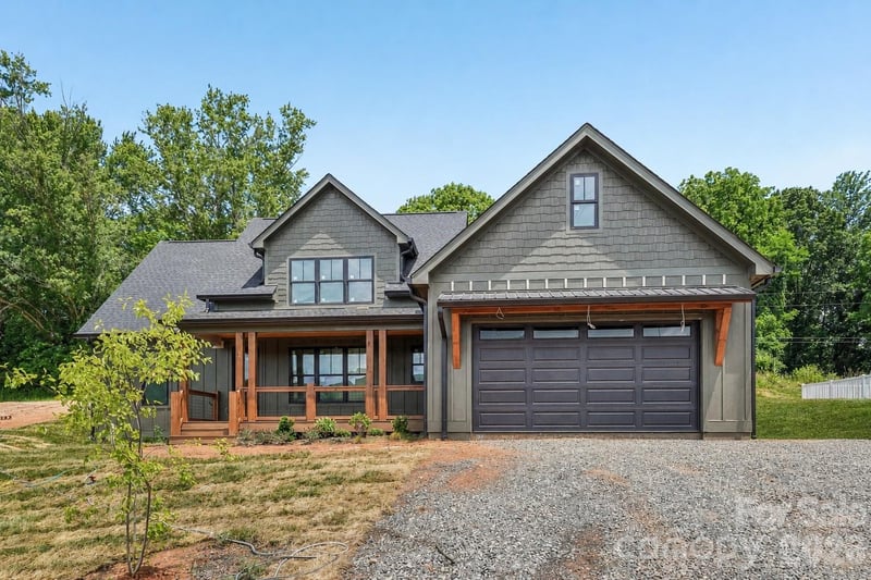 32 South View Dr, Burnsville, NC 28714