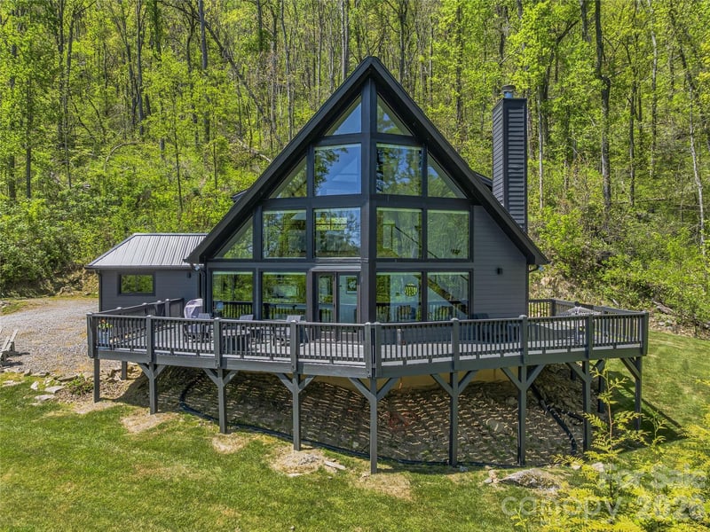 110 North Knob Ln, Weaverville, NC 28787