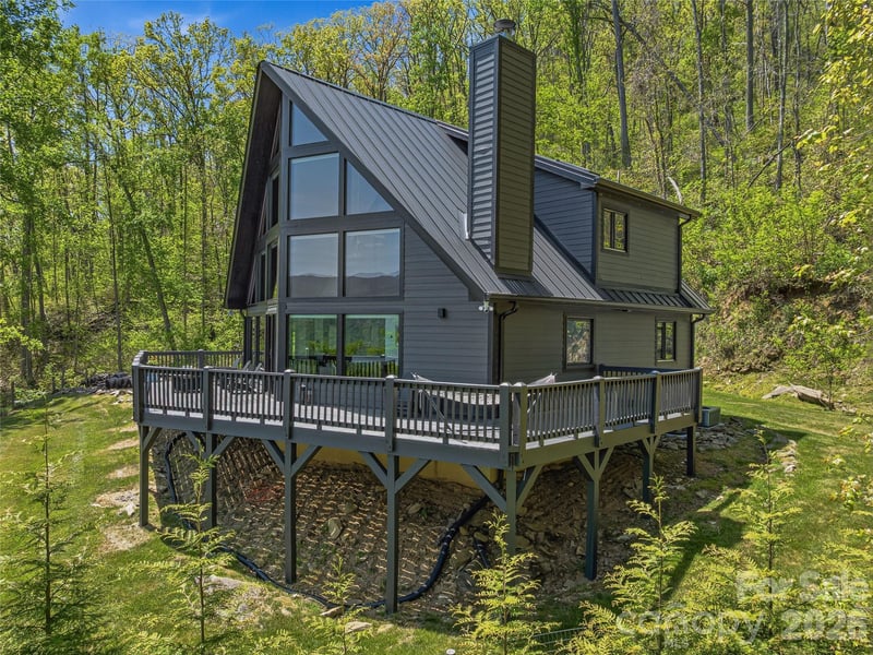 110 North Knob Ln, Weaverville, NC 28787