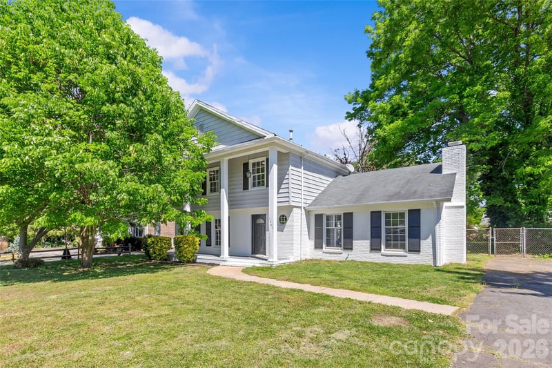 1401 Cedarwood Ln, Charlotte, NC 28212