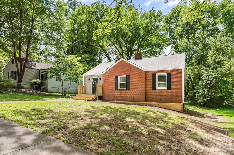 373 Westwood Dr, Statesville, NC 28677
