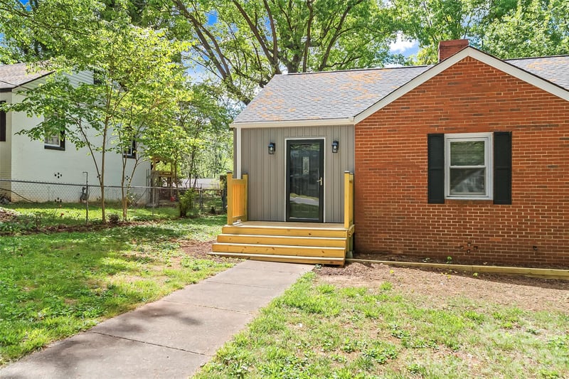373 Westwood Dr, Statesville, NC 28677