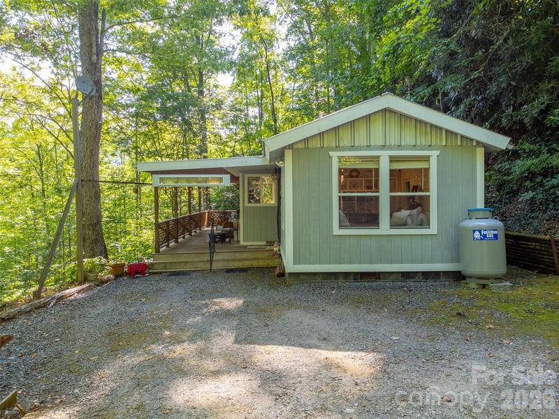 283 Briggs Cove Rd, Robbinsville, NC 28771