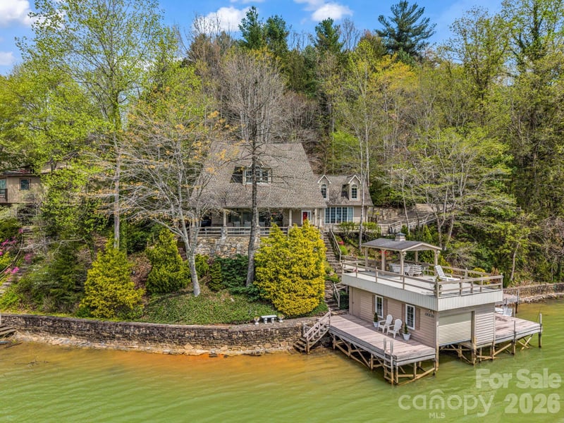 206 Lakeridge Rd, Lake Lure, NC 28746