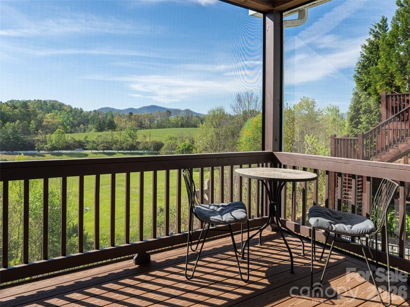 17 Dreambird Dr, Leicester, NC 28748