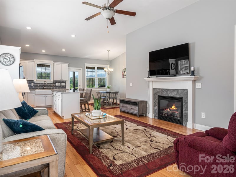 17 Dreambird Dr, Leicester, NC 28748