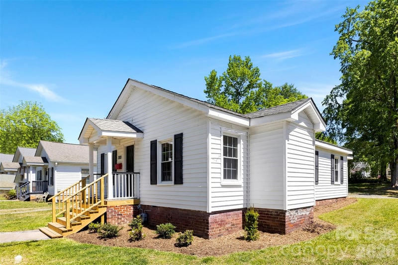 203 Sacco St, Belmont, NC 28012