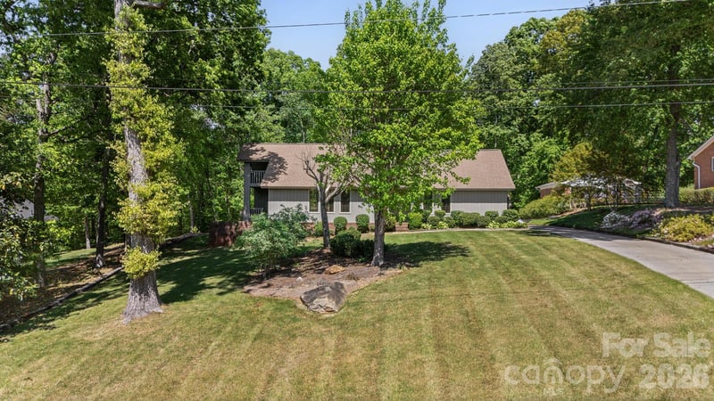 297 Mockingbird Ln, Mcadenville, NC 28081