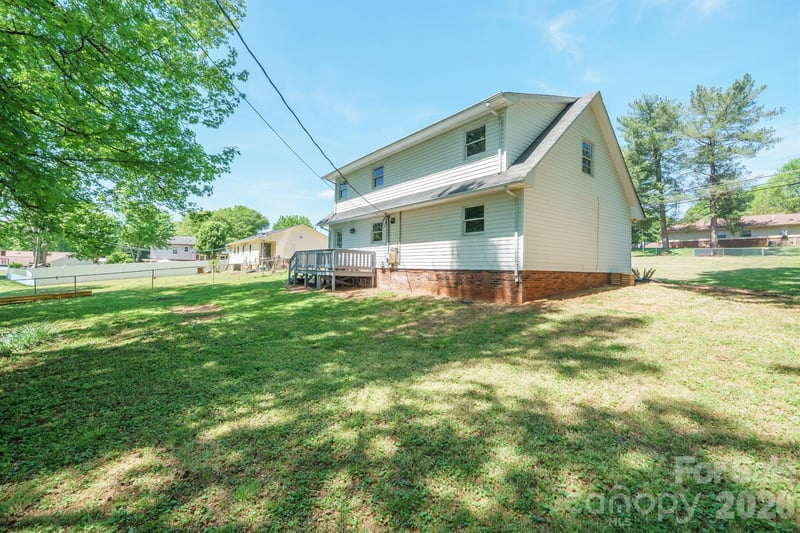 806 Laurel St, Lincolnton, NC 28092